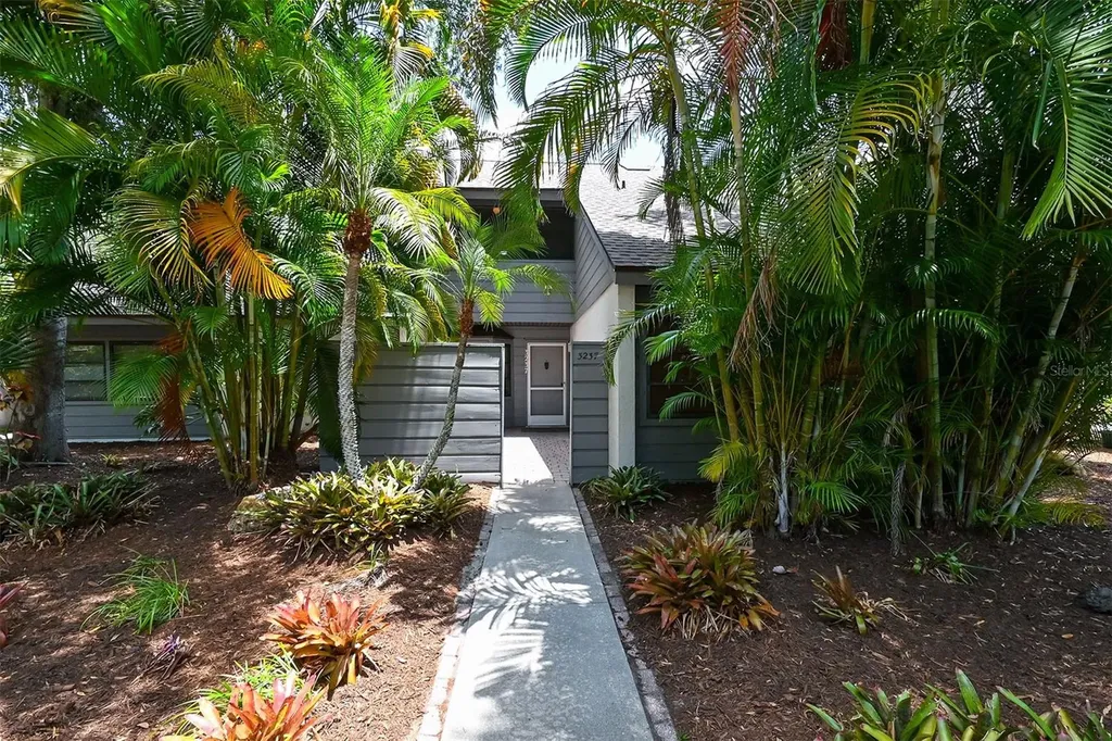 3237 Golden Eagle Lane Sarasota FL 34231