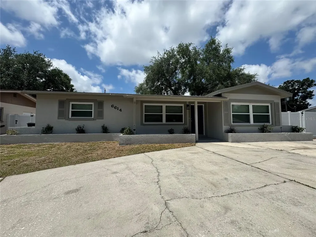 6614 25th Street N St Petersburg FL 33702