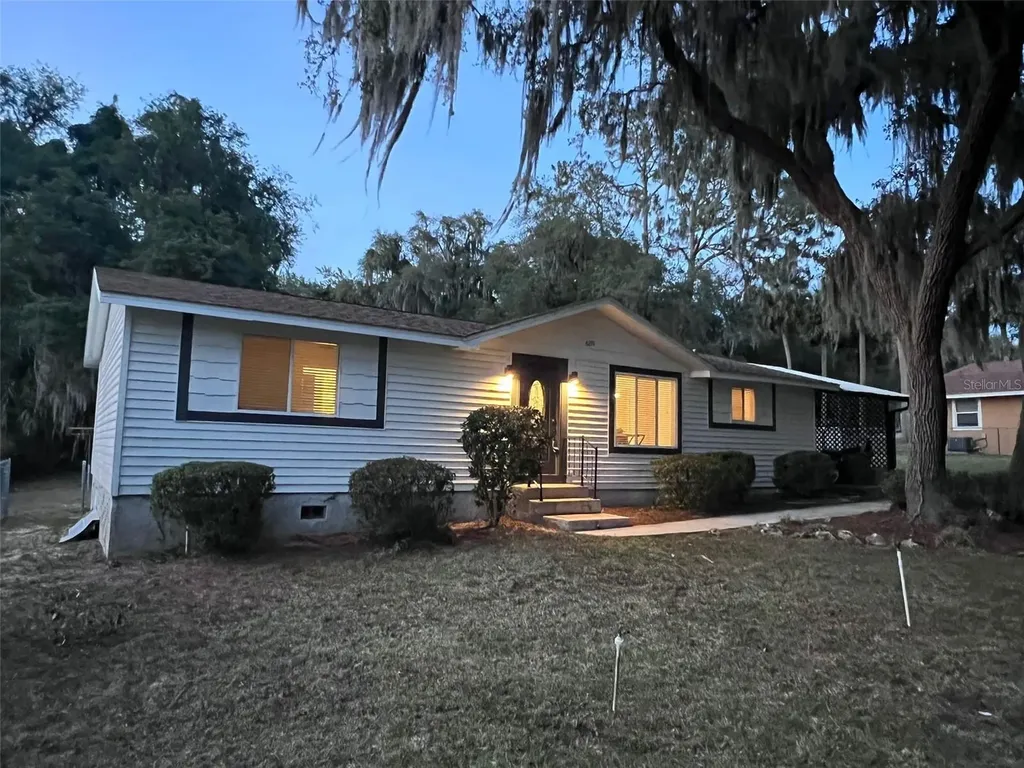 6219 Carolina Avenue Leesburg FL 34748