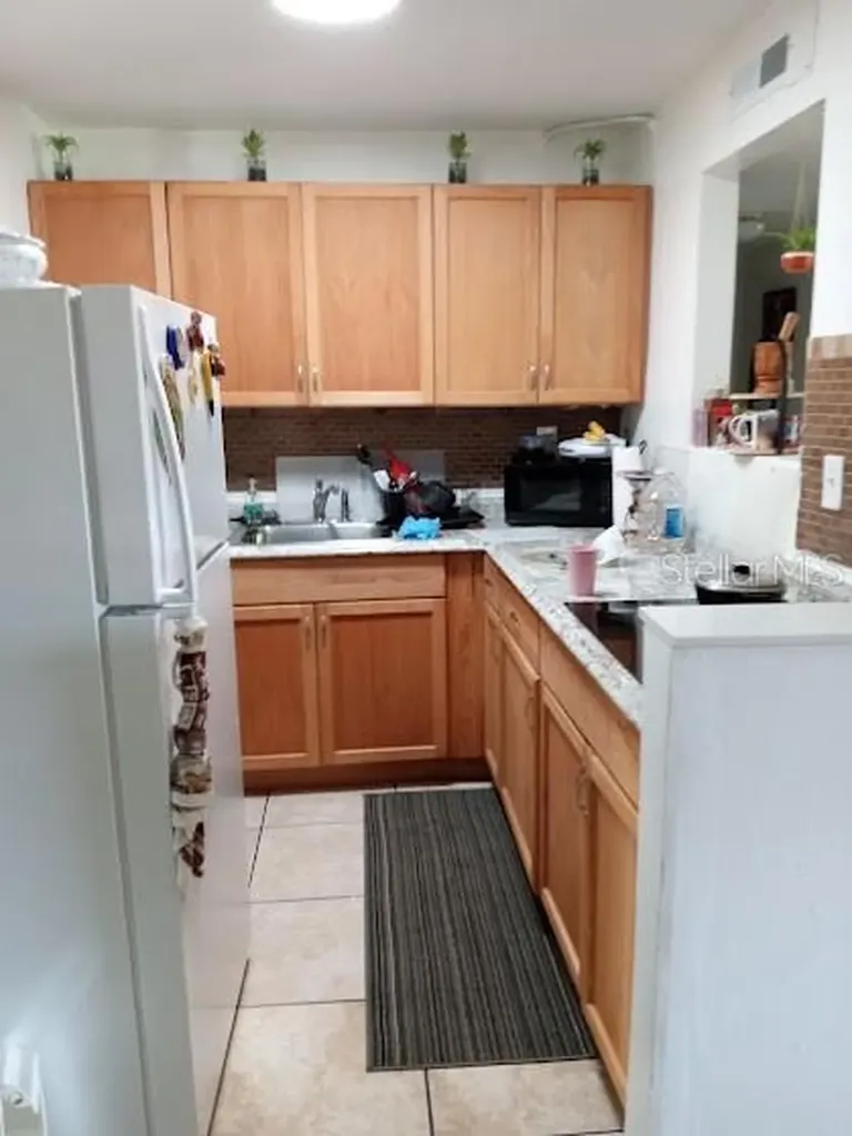 933 W Oak Ridge Road Orlando FL 32809