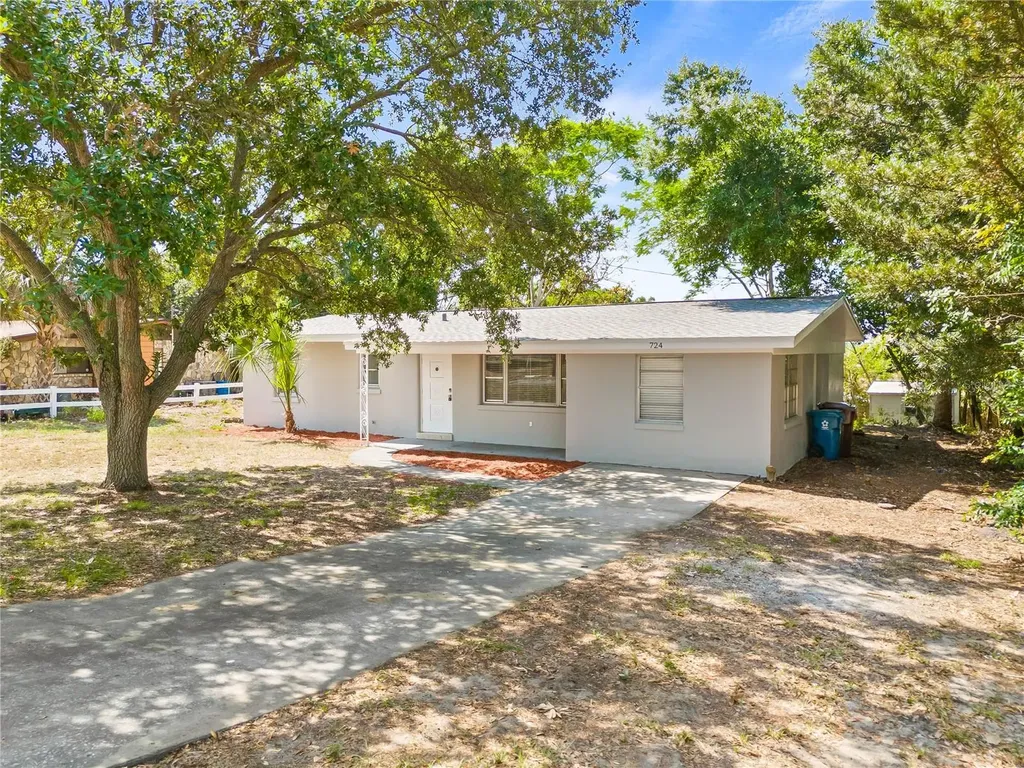 724 Hillside Avenue Lake Wales FL 33853