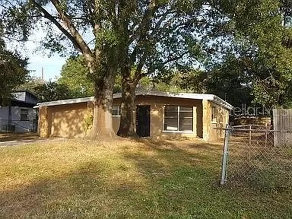 3228 Delray Drive Tampa FL 33619