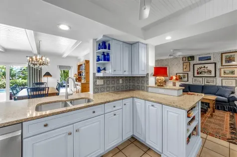 517 74th Street Holmes Beach FL 34217