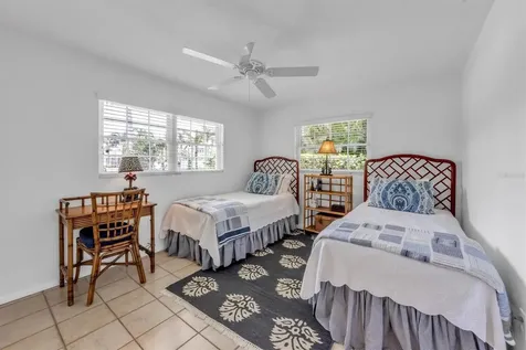 517 74th Street Holmes Beach FL 34217