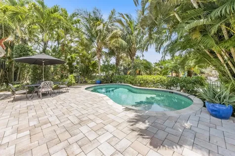 517 74th Street Holmes Beach FL 34217