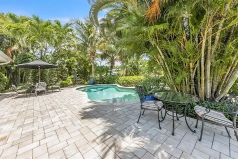 517 74th Street Holmes Beach FL 34217