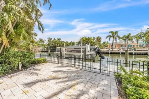 517 74th Street Holmes Beach FL 34217