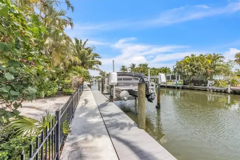 517 74th Street Holmes Beach FL 34217