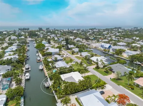 517 74th Street Holmes Beach FL 34217