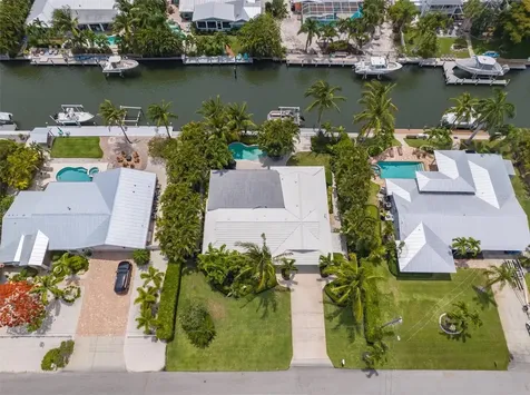 517 74th Street Holmes Beach FL 34217