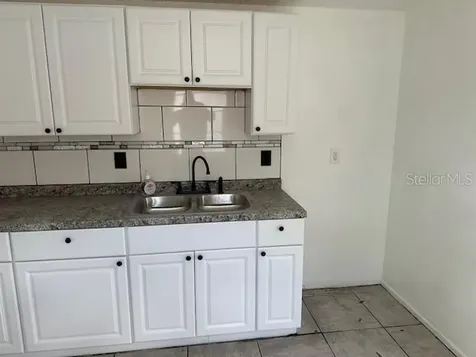 512 61st Avenue Terrace E Bradenton FL 34203
