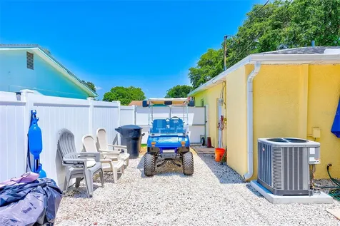 2754 64th Street N St Petersburg FL 33710