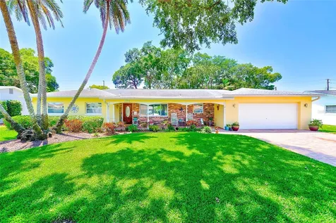 2754 64th Street N St Petersburg FL 33710