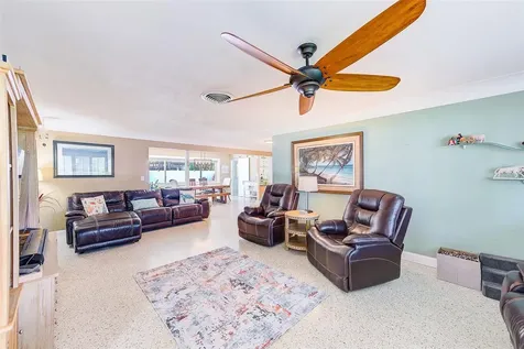 2754 64th Street N St Petersburg FL 33710