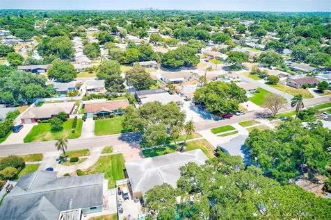 2754 64th Street N St Petersburg FL 33710