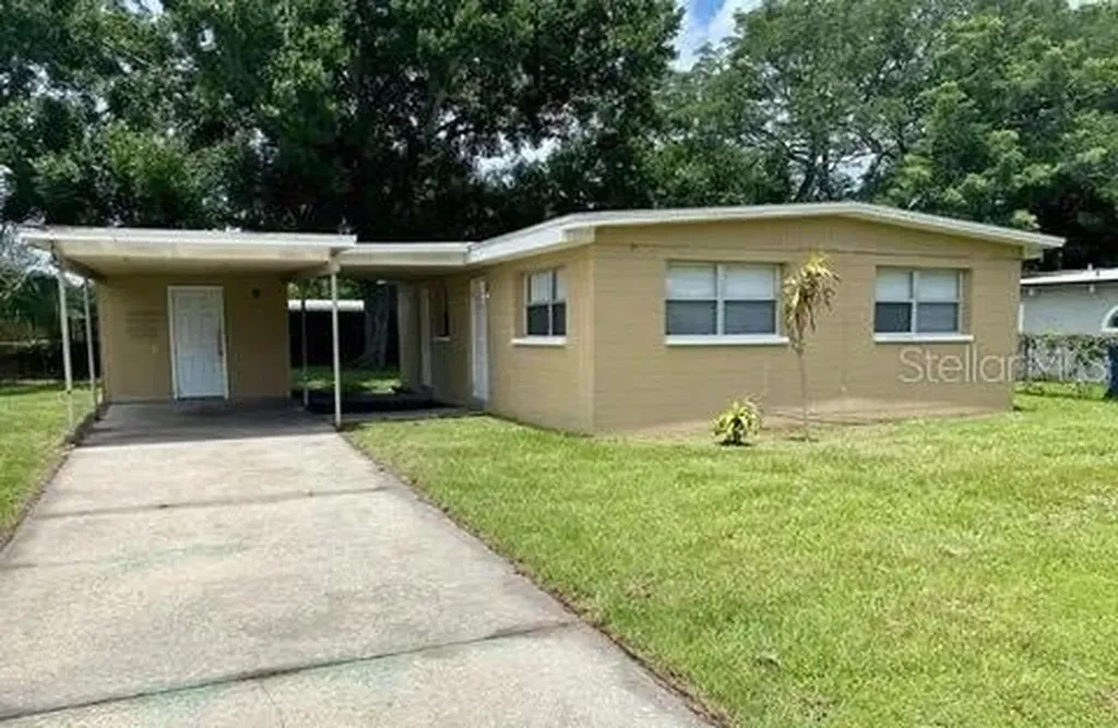 3235 Clifford Sample Drive Tampa FL 33619