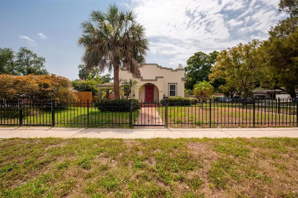 230 49th Street N St Petersburg FL 33710
