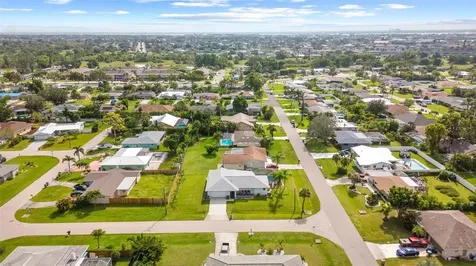 4313 SE 1st Court Cape Coral FL 33904