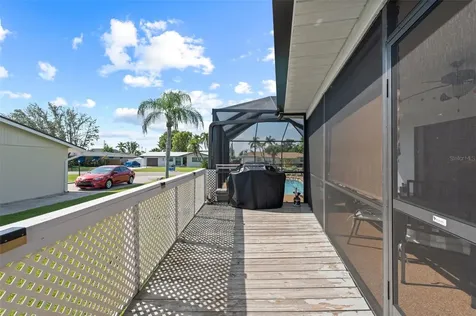 4313 SE 1st Court Cape Coral FL 33904
