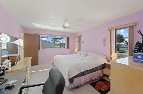 4313 SE 1st Court Cape Coral FL 33904