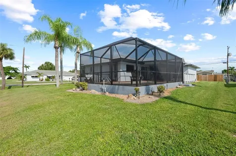 4313 SE 1st Court Cape Coral FL 33904