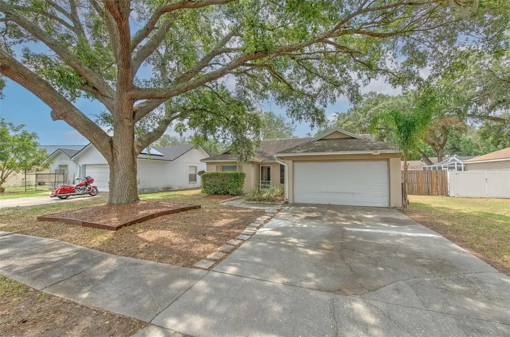 1901 Rudder Drive Valrico FL 33594