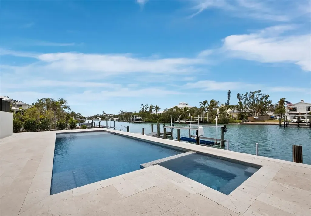 3550 Flamingo Avenue Sarasota FL 34242
