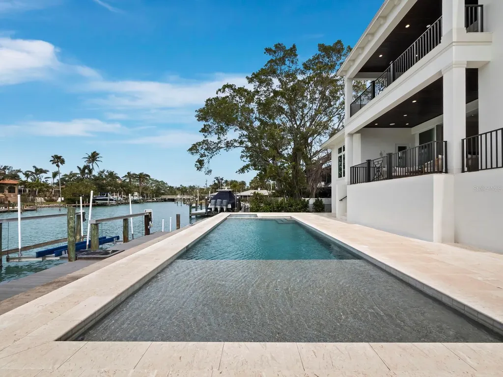 3550 Flamingo Avenue Sarasota FL 34242