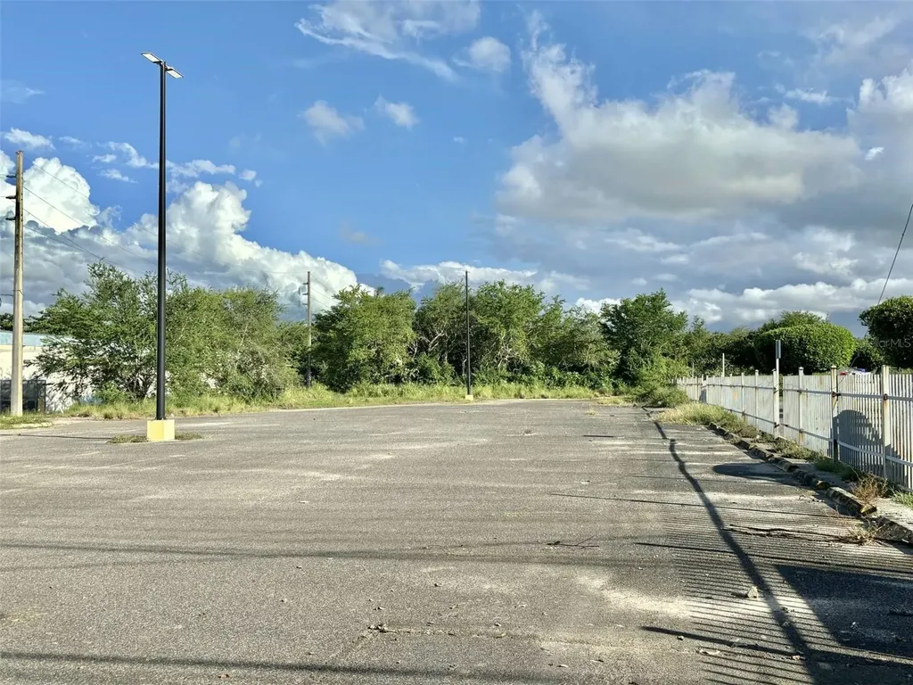 398 Avenue Rotarios Arecibo PR 00612