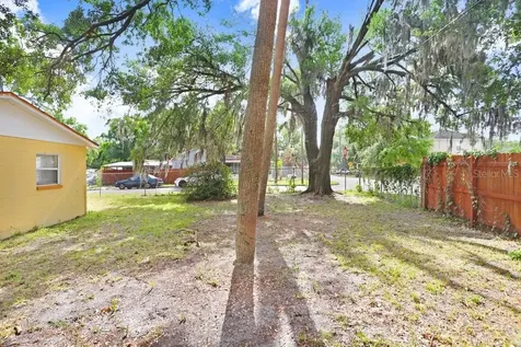 7802 N Riverdale Avenue Tampa FL 33604