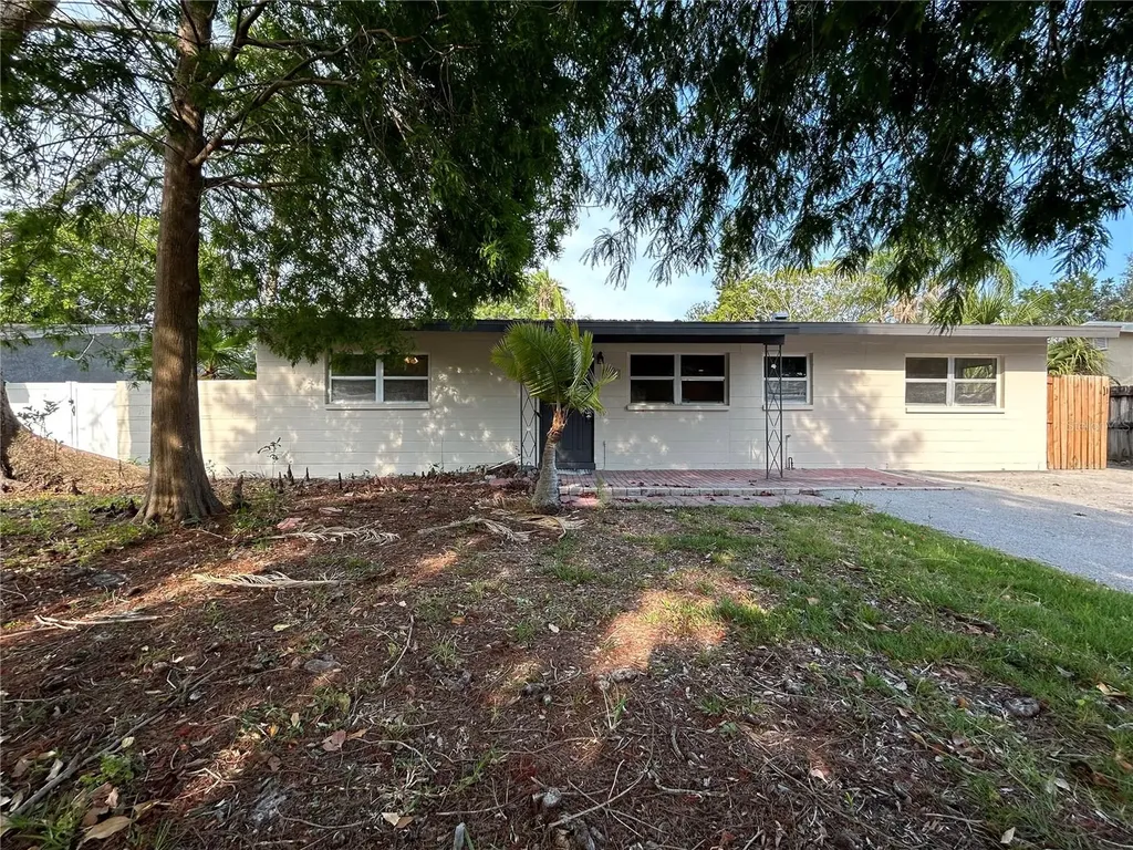 4381 Shore Acres Boulevard NE St Petersburg FL 33703