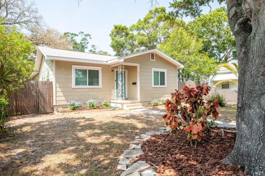 4555 4th Avenue S St Petersburg FL 33711