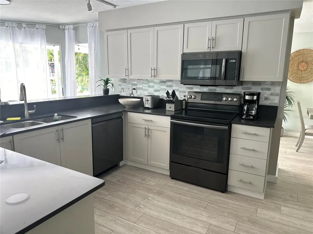 1723 Stanford Lane Sarasota FL 34231