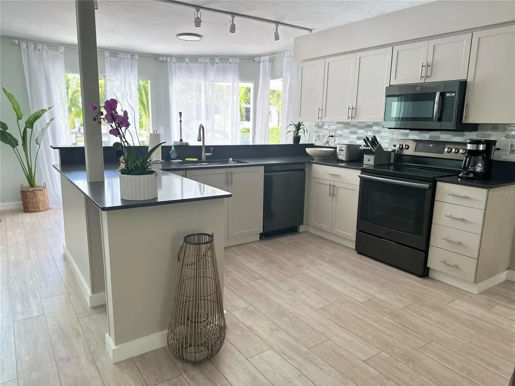1723 Stanford Lane Sarasota FL 34231