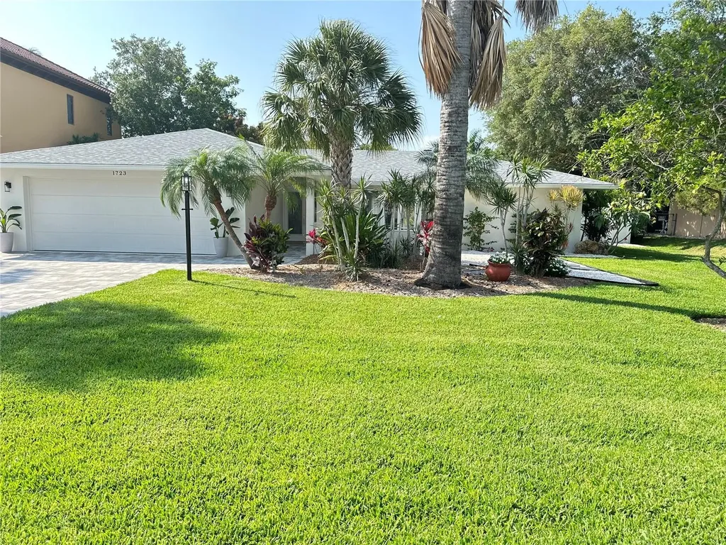 1723 Stanford Lane Sarasota FL 34231
