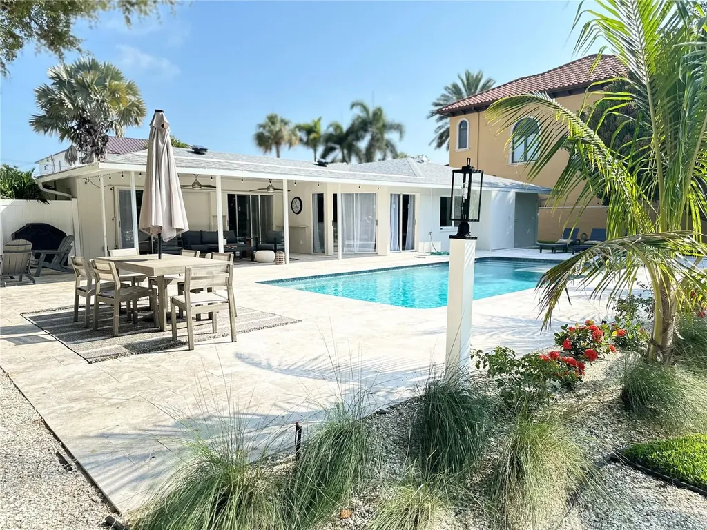 1723 Stanford Lane Sarasota FL 34231