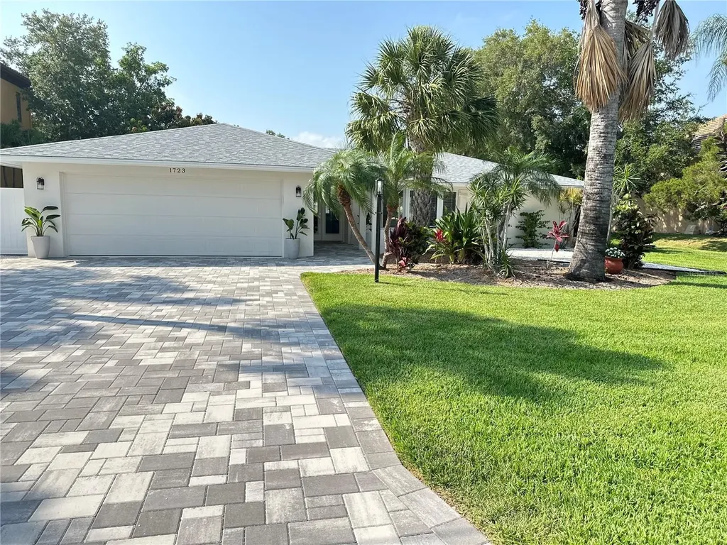 1723 Stanford Lane Sarasota FL 34231