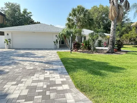 1723 Stanford Lane Sarasota FL 34231