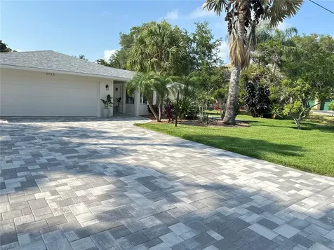 1723 Stanford Lane Sarasota FL 34231
