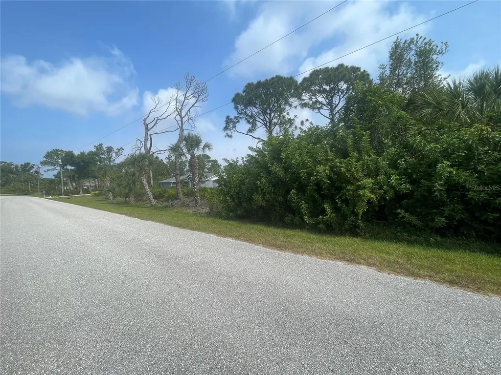 9366 Loyola Avenue Englewood FL 34224