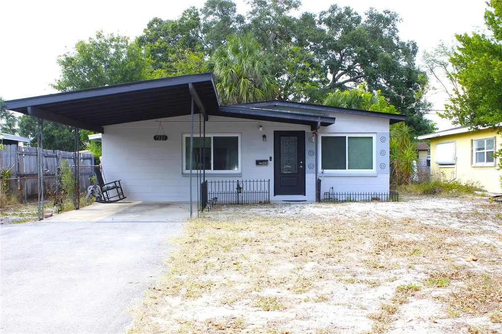 7221 34th Avenue N St Petersburg FL 33710