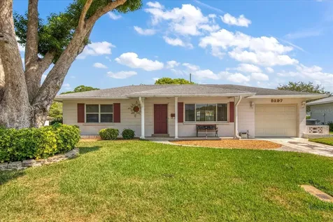 5297 35th Terrace N St Petersburg FL 33710