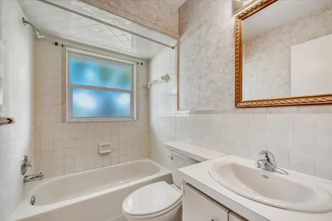 5297 35th Terrace N St Petersburg FL 33710