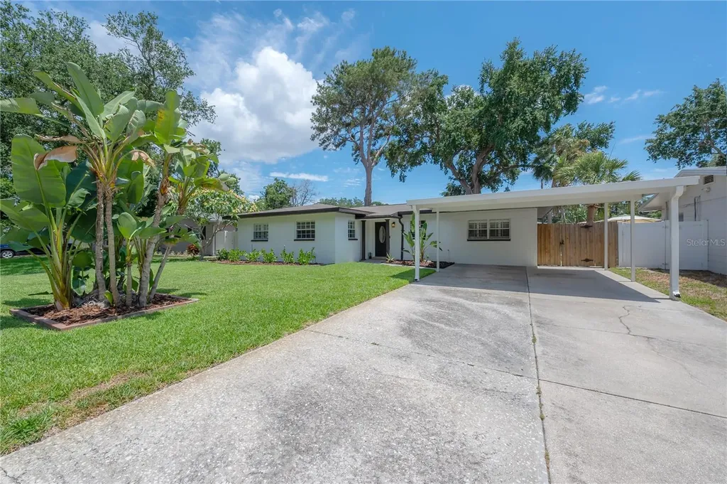 4716 W Coachman Avenue Tampa FL 33611