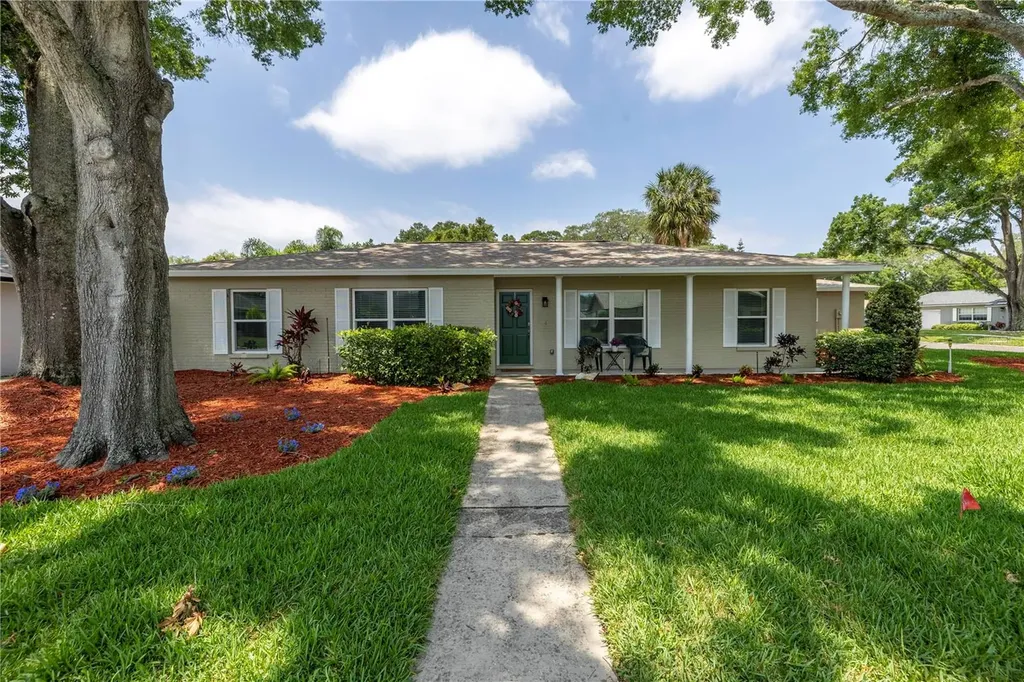 3706 Thornwood Drive Tampa FL 33618