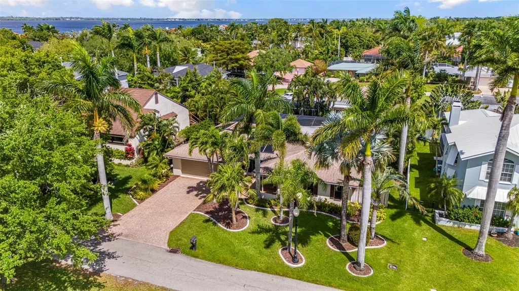 1307 Melaleuca Lane Fort Myers FL 33901