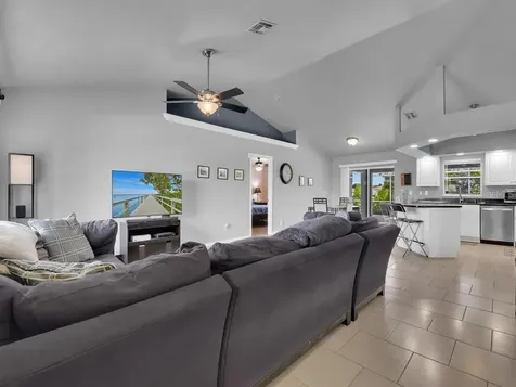 605 SW 13th Street Cape Coral FL 33991