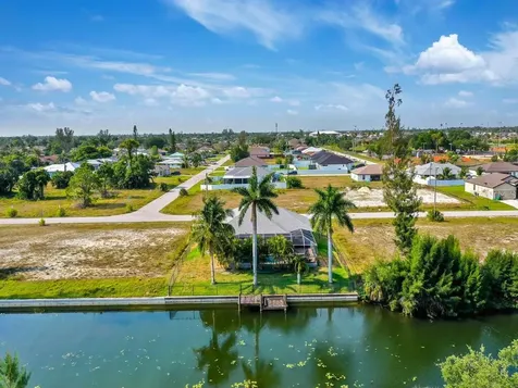 605 SW 13th Street Cape Coral FL 33991