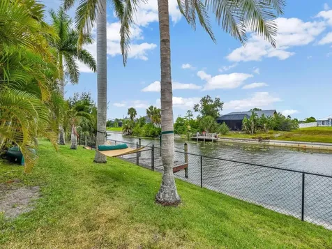 605 SW 13th Street Cape Coral FL 33991