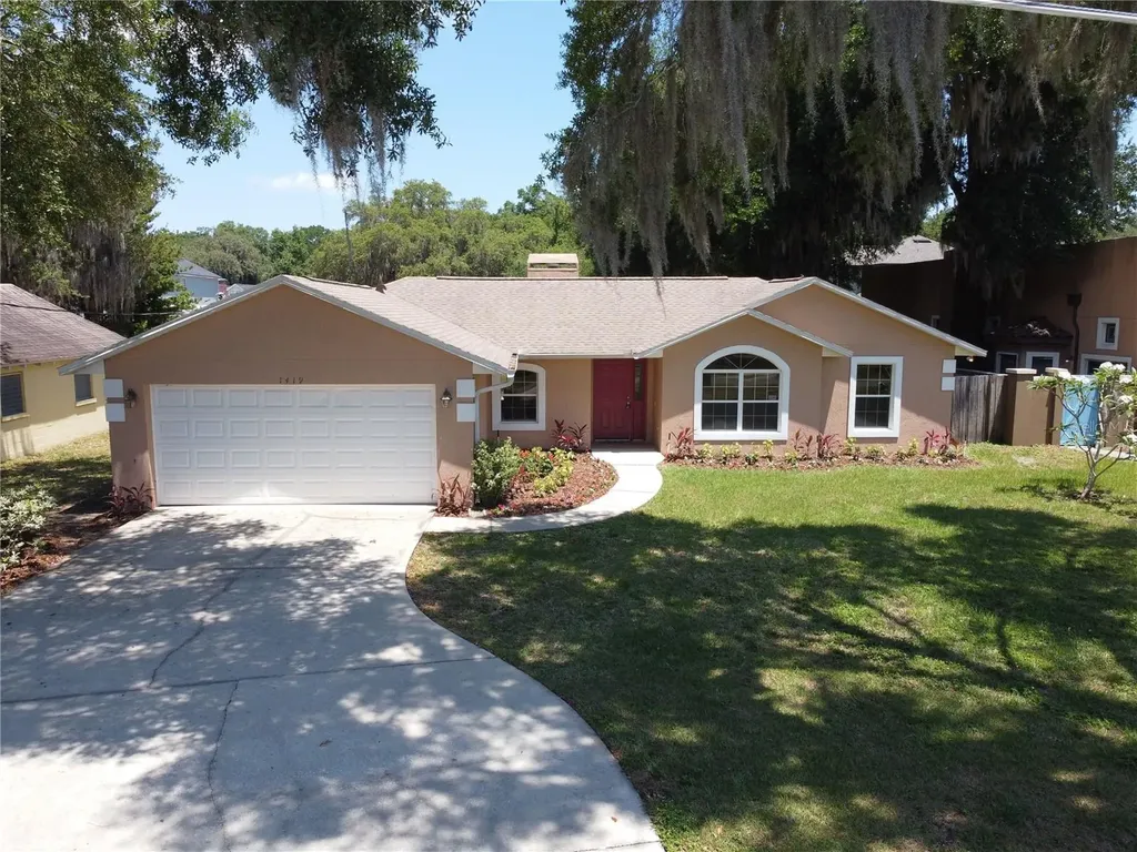 1419 E 8th Avenue Mount Dora FL 32757